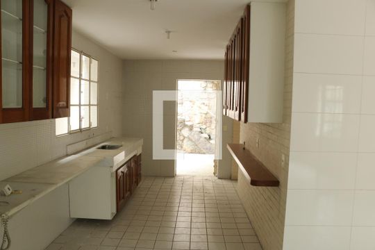 Cozinha de casa para alugar com 4 quartos, 350m² em Centro, Nova Iguaçu