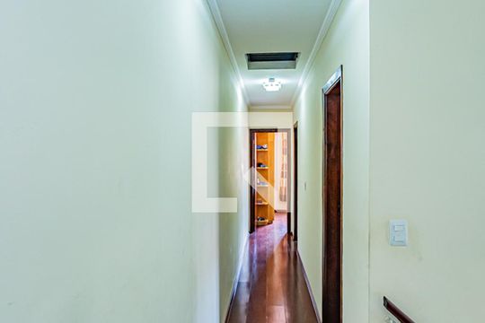 Corredor de casa à venda com 4 quartos, 250m² em Vila Sao Vicente, São Paulo
