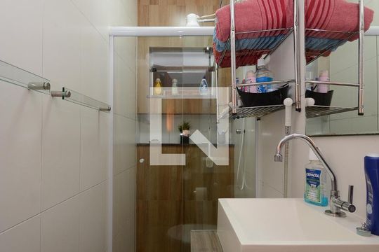 Banheiro Social ( casa 1 ) de casa para alugar com 4 quartos, 152m² em Baeta Neves, São Bernardo do Campo