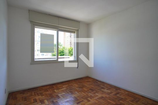 Quarto 2 de apartamento à venda com 2 quartos, 82m² em Vila Ipiranga, Porto Alegre