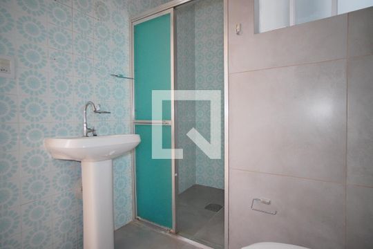 Banheiro Corredor de apartamento à venda com 2 quartos, 82m² em Vila Ipiranga, Porto Alegre