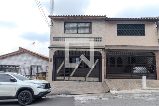 Fachada de casa para alugar com 4 quartos, 180m² em Jardim Japao, São Paulo