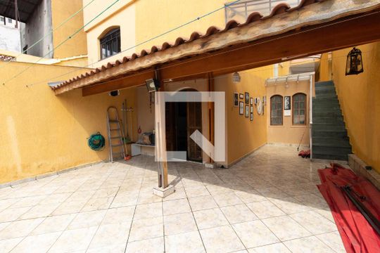 Quintal de casa para alugar com 4 quartos, 180m² em Jardim Japao, São Paulo