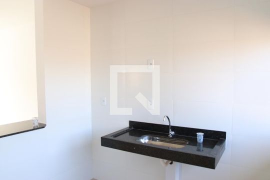 Cozinha de casa de condomínio para alugar com 2 quartos, 60m² em Vila Mutirao Ii, Goiânia