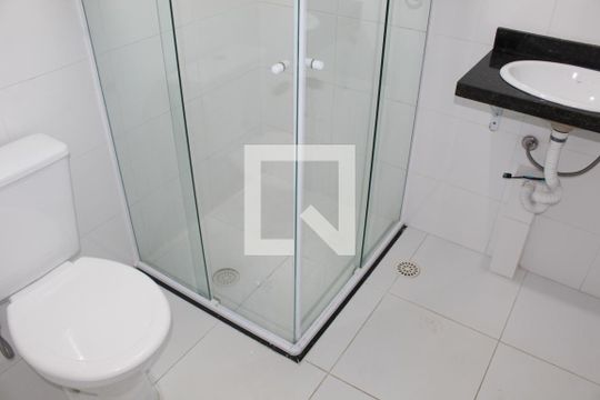 Banheiro de apartamento para alugar com 2 quartos, 48m² em Parque Mirante da Mata, Cotia