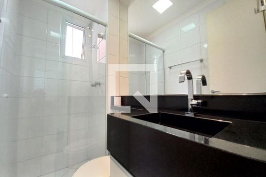 Banheiro de apartamento para alugar com 3 quartos, 75m² em Chácara Prado, Campinas