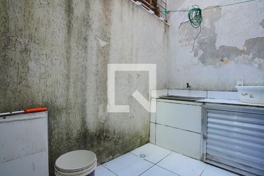 Cozinha e Área de Serviço de apartamento para alugar com 1 quarto, 42m² em São João, Porto Alegre