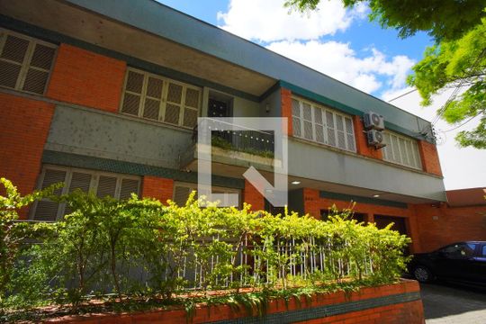 Fachada de apartamento para alugar com 1 quarto, 42m² em São João, Porto Alegre