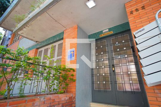 Fachada de apartamento para alugar com 1 quarto, 42m² em São João, Porto Alegre