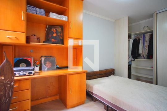Quarto de apartamento para alugar com 1 quarto, 42m² em São João, Porto Alegre