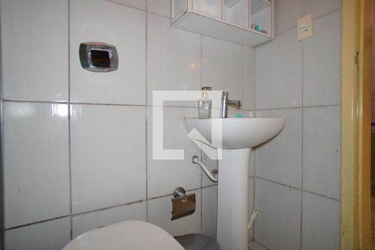 Banheiro Corredor de apartamento para alugar com 1 quarto, 42m² em São João, Porto Alegre