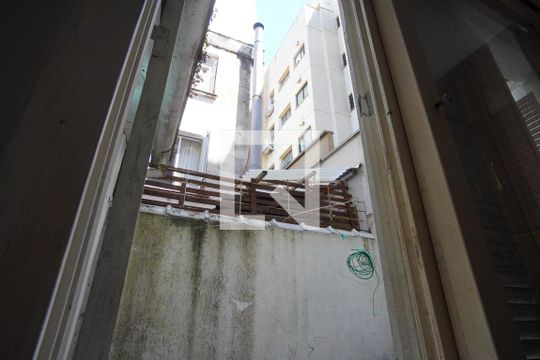 Quarto - Vista de apartamento para alugar com 1 quarto, 42m² em São João, Porto Alegre