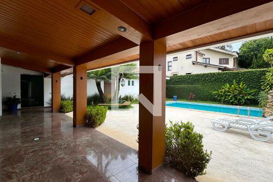 Piscina de casa de condomínio à venda com 4 quartos, 486m² em Residencial Cinco (alphaville), Santana de Parnaíba