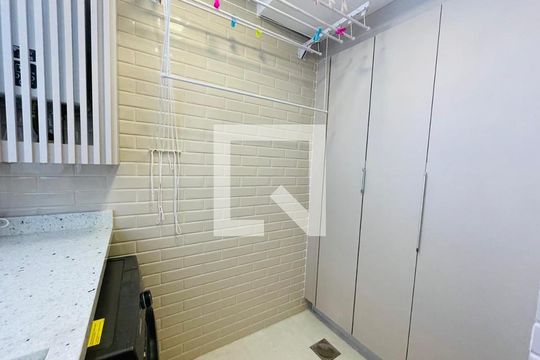 Área de Serviço de apartamento para alugar com 3 quartos, 147m² em Gonzaga, Santos