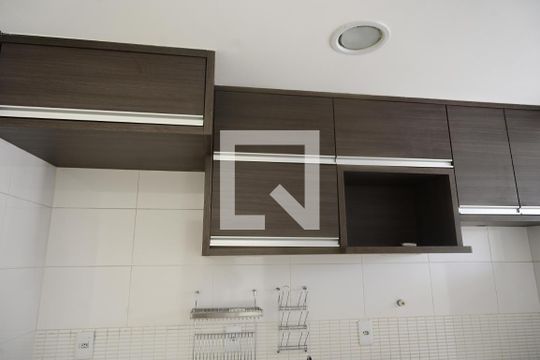 Cozinha de apartamento para alugar com 2 quartos, 58m² em Vila Maria José, Goiânia
