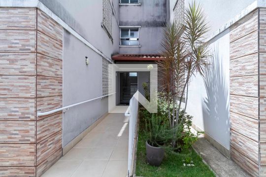 Entrada de apartamento à venda com 3 quartos, 106m² em Parque Xangri-Lá, Contagem
