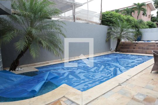 Área externa de casa de condomínio para alugar com 5 quartos, 590m² em Conjunto Cachoeira Dourada, Goiânia