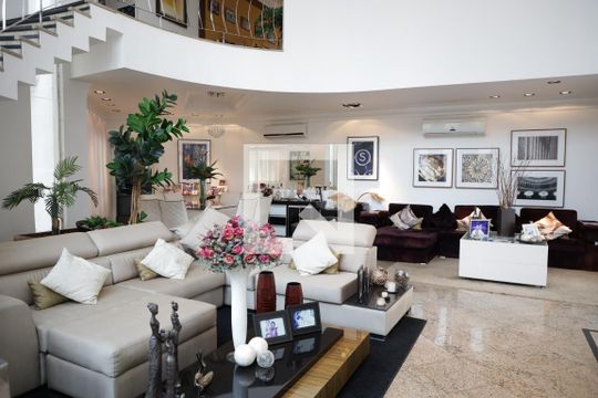 Sala de casa de condomínio à venda com 5 quartos, 590m² em Conjunto Cachoeira Dourada, Goiânia