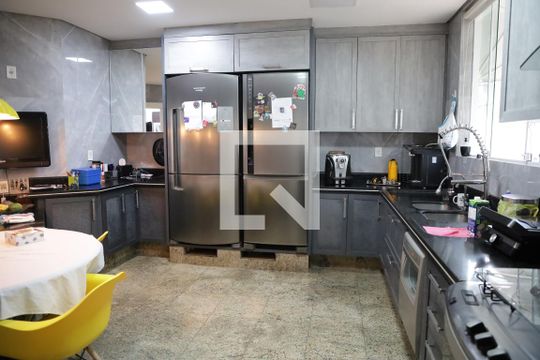 Cozinha de casa de condomínio para alugar com 5 quartos, 590m² em Conjunto Cachoeira Dourada, Goiânia