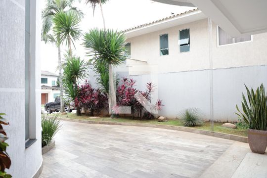Área externa de casa de condomínio para alugar com 5 quartos, 590m² em Conjunto Cachoeira Dourada, Goiânia