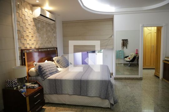 Quarto de casa de condomínio para alugar com 5 quartos, 590m² em Conjunto Cachoeira Dourada, Goiânia
