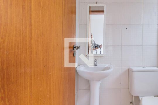 Banheiro  de casa para alugar com 2 quartos, 40m² em Jardim Madureira, São José dos Campos