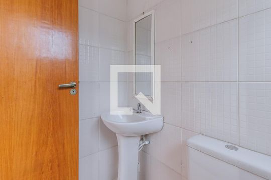 Banheiro  de casa para alugar com 2 quartos, 40m² em Jardim Madureira, São José dos Campos