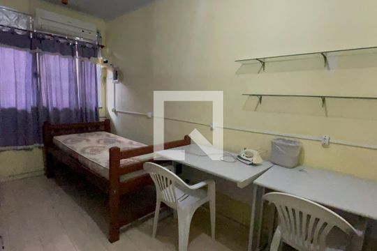 Sala/Quarto de casa para alugar com 1 quarto, 21m² em Parque Lafaiete, Duque de Caxias
