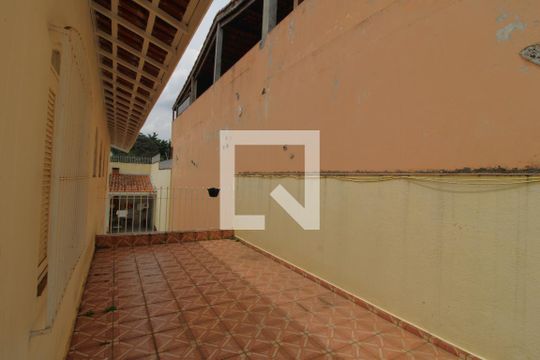 Sacada da suíte de casa à venda com 3 quartos, 232m² em Jardim Teresa, São Paulo