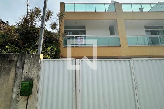 Fachada de casa de condomínio à venda com 2 quartos, 220m² em Vargem Grande, Rio de Janeiro
