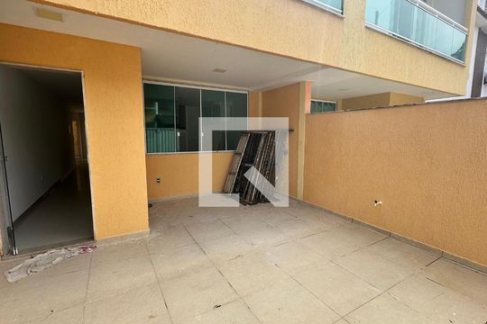 Quintal de casa de condomínio à venda com 2 quartos, 220m² em Vargem Grande, Rio de Janeiro