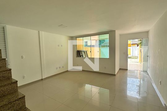 Sala de casa de condomínio à venda com 2 quartos, 220m² em Vargem Grande, Rio de Janeiro