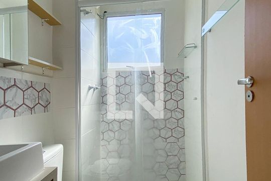Banheiro de apartamento à venda com 2 quartos, 58m² em Santo André, São Leopoldo