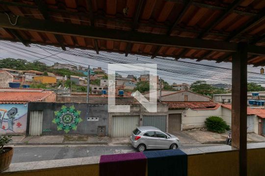 Vista Sala de casa à venda com 3 quartos, 90m² em Xodó Marize, Belo Horizonte