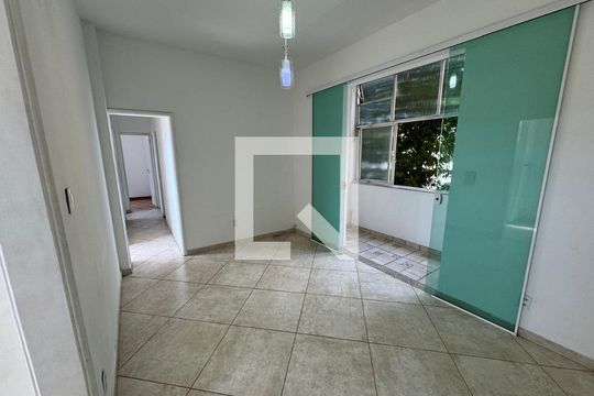 Apartamento para alugar com 3 quartos, 72m² em Benfica, 