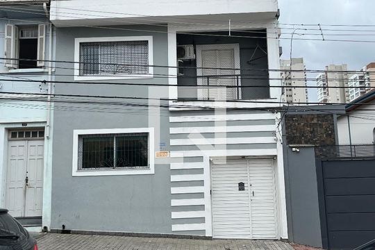 Fachada de casa à venda com 4 quartos, 260m² em Água Branca, São Paulo