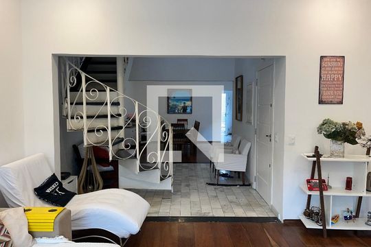 Sala de casa à venda com 4 quartos, 260m² em Água Branca, São Paulo