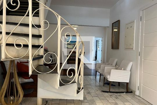 Sala 2 de casa para alugar com 4 quartos, 260m² em Água Branca, São Paulo