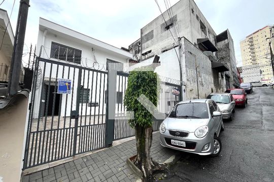 Fachada de casa à venda com 4 quartos, 220m² em Vila Guarani, São Paulo
