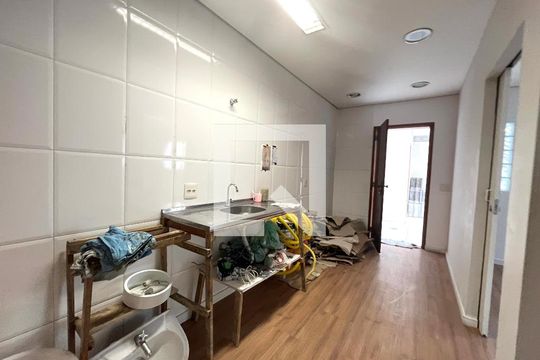 Cozinha de casa à venda com 4 quartos, 220m² em Vila Guarani, São Paulo