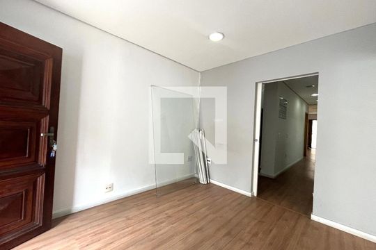 Sala 1 de casa à venda com 4 quartos, 220m² em Vila Guarani, São Paulo