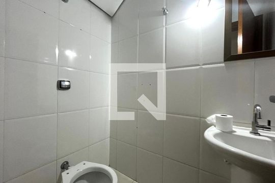 Lavabo de casa à venda com 4 quartos, 220m² em Vila Guarani, São Paulo