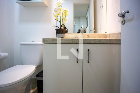 Banheiro da Suíte 1 de apartamento à venda com 3 quartos, 105m² em Centro, Diadema