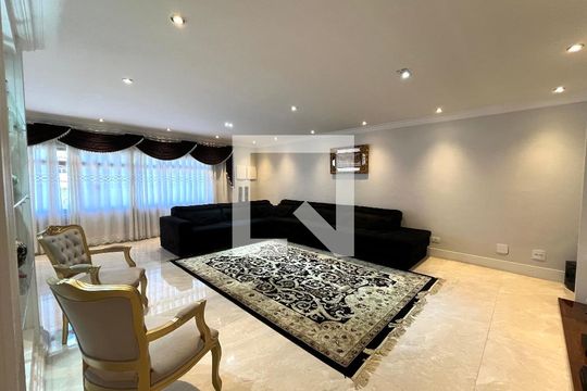 Sala de casa à venda com 3 quartos, 360m² em Jabaquara, São Paulo