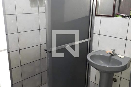 Banheiro de casa à venda com 3 quartos, 320m² em Rubem Berta, Porto Alegre