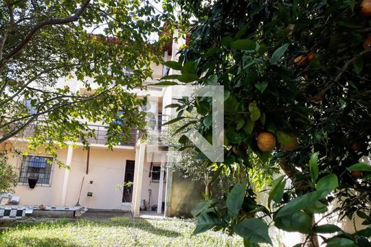 Área Externa de casa à venda com 3 quartos, 320m² em Rubem Berta, Porto Alegre