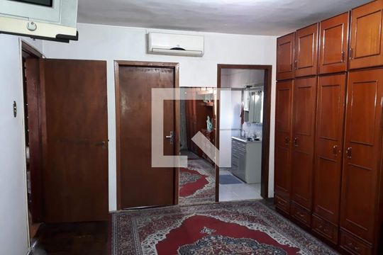 Quarto de casa à venda com 3 quartos, 320m² em Rubem Berta, Porto Alegre