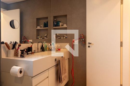Banheiro da Suíte de apartamento à venda com 2 quartos, 112m² em Paraíso do Morumbi, São Paulo