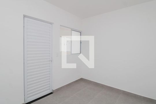 Quarto de apartamento para alugar com 1 quarto, 30m² em Vila Nova Cachoeirinha, São Paulo