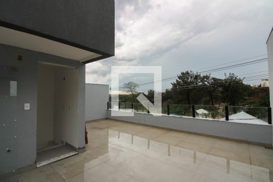 Terraço de casa à venda com 3 quartos, 142m² em Planalto, Belo Horizonte